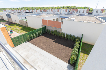 Pronájem domu 107 m², Praha 9 - Hostavice