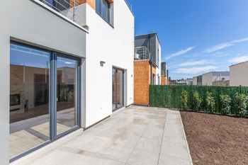 Pronájem domu 107 m², Praha 9 - Hostavice