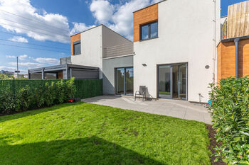 Pronájem domu 107 m², Praha 9 - Hostavice