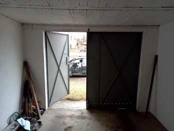 Prodej garáže 27 m², Ostrov