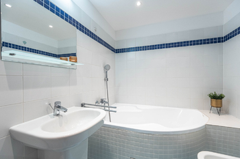 Pronájem bytu 1+kk v osobním vlastnictví 33 m², Praha 7 - Troja