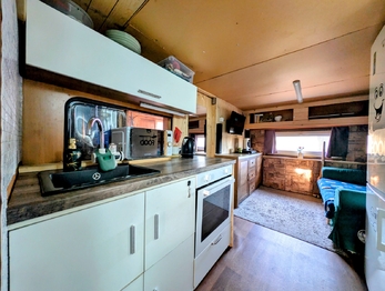 uvnitř ... - Prodej pozemku 582 m², Kochánov