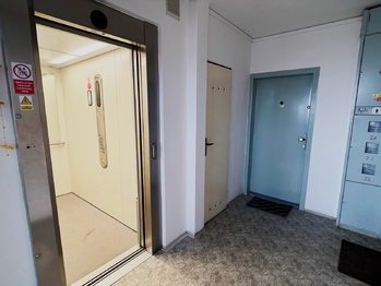 Pronájem bytu 1+kk v osobním vlastnictví 30 m², Praha 9 - Prosek