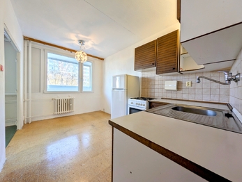 kuchyně s jídelnou ... - Prodej bytu 3+1 v osobním vlastnictví 71 m², Praha 4 - Lhotka