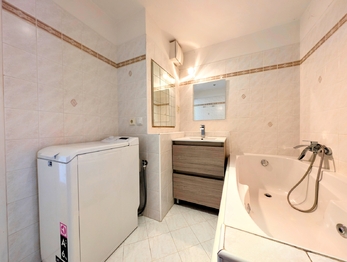 zděná koupelna ... - Prodej bytu 3+1 v osobním vlastnictví 71 m², Praha 4 - Lhotka