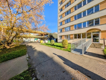 vstup bez bariér ... - Prodej bytu 3+1 v osobním vlastnictví 71 m², Praha 4 - Lhotka