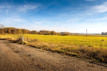 Prodej pozemku 1824 m², Hajany