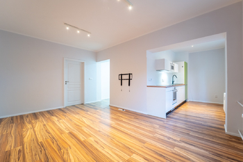 Obývací pokoj a kuchyně - Pronájem bytu 2+1 v osobním vlastnictví 54 m², Kolín