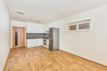 Kuchyně - Pronájem domu 130 m², Zruč-Senec