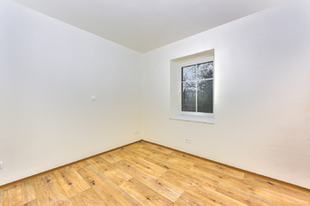 Pokoj č. 1 v přízemí - Pronájem domu 130 m², Zruč-Senec