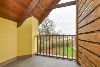 Lodžie přístupná z pokoje č. 4 - Pronájem domu 130 m², Zruč-Senec