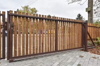 Vrata - Pronájem domu 130 m², Zruč-Senec