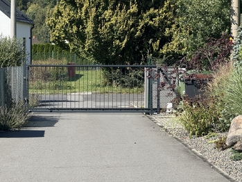 příjezdová brána - Prodej domu 135 m², Ostrava