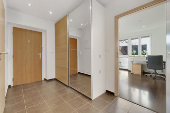 Prodej bytu 3+kk v osobním vlastnictví 70 m², Praha 8 - Troja