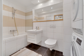 Prodej bytu 3+kk v osobním vlastnictví 70 m², Praha 8 - Troja