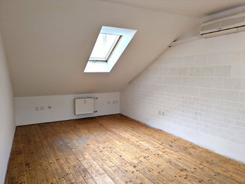 Pronájem bytu 1+1 v osobním vlastnictví 65 m², Ústí nad Labem