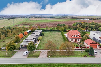 Prodej pozemku 1100 m², Ořech