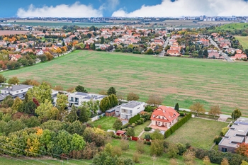 Prodej pozemku 1100 m², Ořech