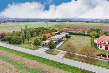 Prodej pozemku 1100 m², Ořech