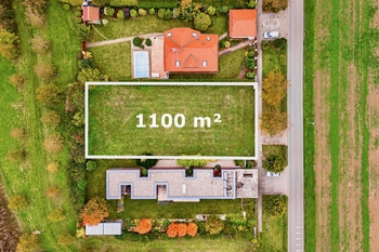 Prodej pozemku 1100 m², Ořech