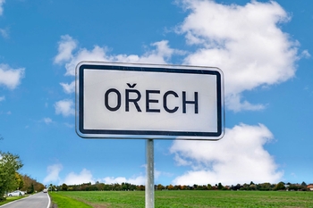 Prodej pozemku 1100 m², Ořech