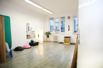 Studio – foto od vchodu - Pronájem jiných prostor 31 m², Praha 5 - Smíchov 