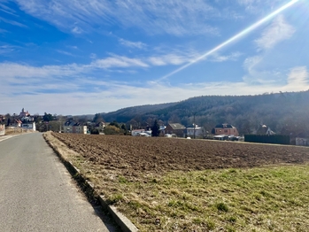 Prodej pozemku 1500 m², Zlín