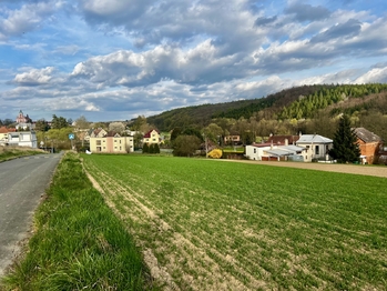 Prodej pozemku 1500 m², Zlín