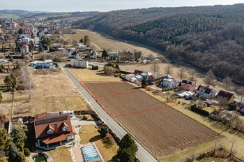 Prodej pozemku 1500 m², Zlín