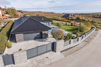 Prodej domu 221 m², Královice