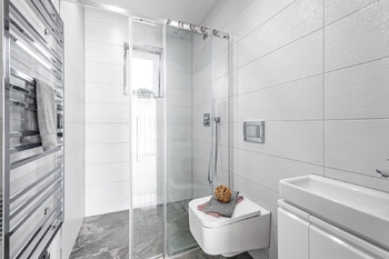 Prodej domu 221 m², Královice