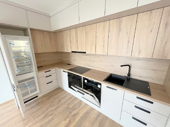 Vybavená kuchyňská linka - Pronájem bytu 3+kk v osobním vlastnictví 81 m², Brandýs nad Labem-Stará Boleslav