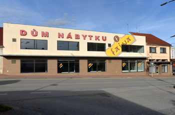 Dům nábytku + RD - Prodej obchodních prostor 2665 m², Lišov