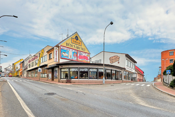 Dům nábytku, celkový pohled - Prodej obchodních prostor 2665 m², Lišov 