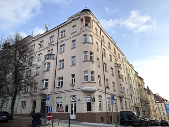 Prodej bytu 2+kk v osobním vlastnictví 62 m², Praha 10 - Vršovice
