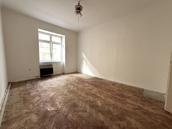 Prodej bytu 2+1 v osobním vlastnictví 61 m², Praha 10 - Vršovice