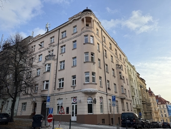 Prodej bytu 2+kk v osobním vlastnictví 62 m², Praha 10 - Vršovice