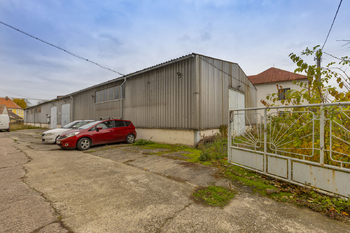 Prodej výrobních prostor 2490 m², Dašice