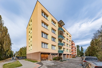 Budova. - Prodej bytu 3+1 v družstevním vlastnictví 83 m², Jindřichův Hradec
