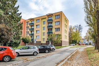 Budova. - Prodej bytu 3+1 v družstevním vlastnictví 83 m², Jindřichův Hradec