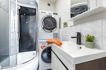 Koupelna. - Prodej bytu 3+1 v družstevním vlastnictví 83 m², Jindřichův Hradec