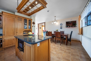 Prodej domu 300 m², Košátky