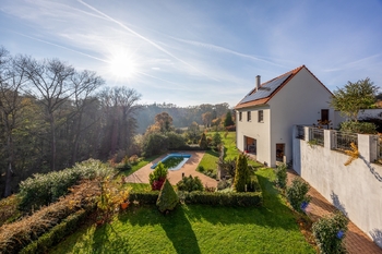 Prodej domu 300 m², Košátky