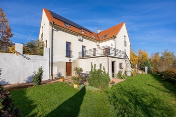 Prodej domu 300 m², Košátky