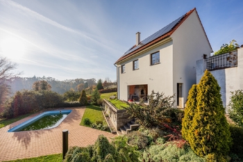 Prodej domu 300 m², Košátky