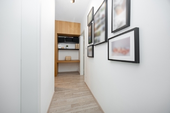 Chodba - Pronájem bytu 2+kk v osobním vlastnictví 60 m², Praha 9 - Hrdlořezy