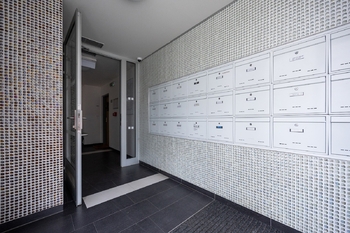 Vstup do domu - Pronájem bytu 2+kk v osobním vlastnictví 60 m², Praha 9 - Hrdlořezy