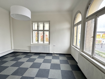 Pronájem kancelářských prostor 24 m², Kladno