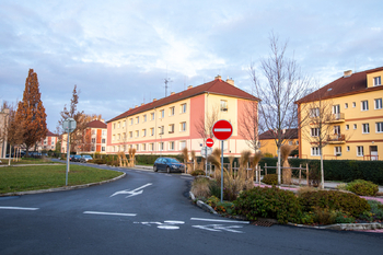 Pohled na dům - Pronájem bytu 2+1 v osobním vlastnictví 55 m², Roudnice nad Labem
