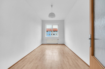 Pronájem bytu 2+1 v osobním vlastnictví 67 m², Milovice